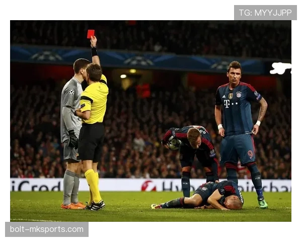 门将出击时哪些动作算犯规？规则拆解关键判定标准