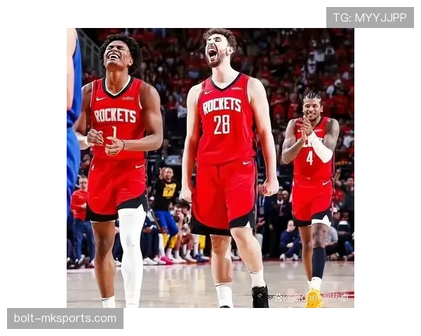 阿门·汤普森比上季更擅挡拆 拉开格林三分空间