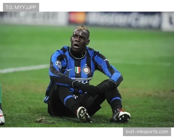 巴洛特利又在更衣室放烟花？这人到底怎么花掉几千万年薪的